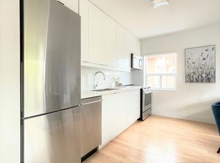 8 Castleton Ave #4, Toronto, ON M6N3Z5