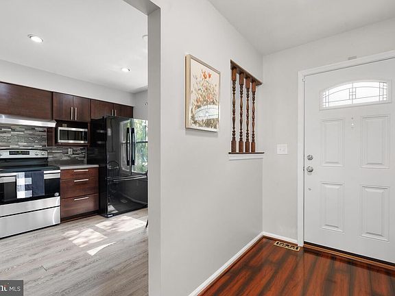 5th image of 1108 Snead Pl