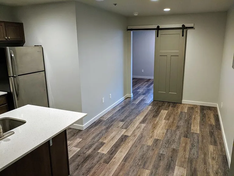 1106 Adams Ave #4 — Photo 2