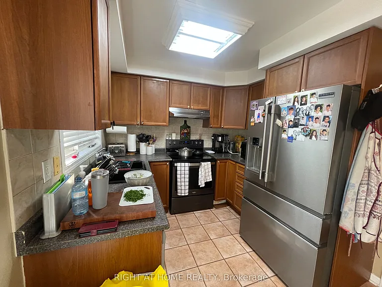 5654 Churchill Meadows Blvd — Photo 11