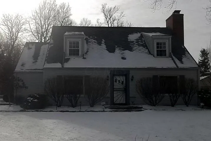 2805 Lakinhurst Dr photo 1