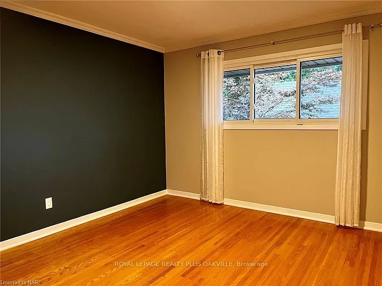 694 Niagara St #UPPER — Photo 14