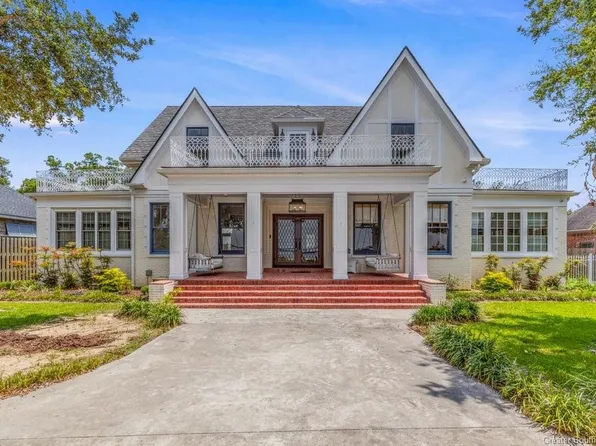 107 Shell Beach Dr, Lake Charles, LA 70601