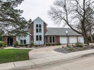 505 Sunset Rdg, Dubuque, IA 52003