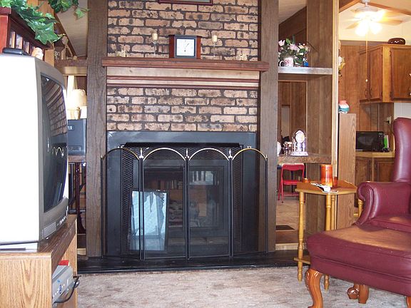 2 sided gas fireplace for those chilly winter evenings!