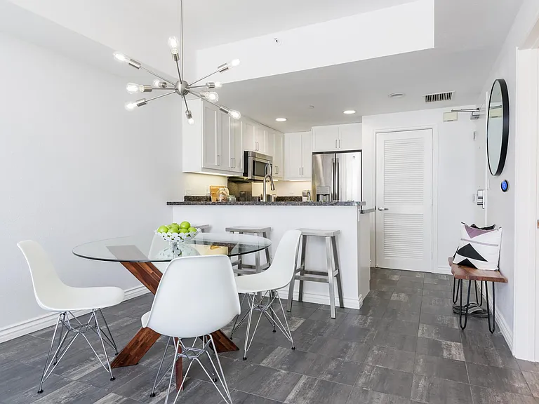 875 G St #405 — Photo 3