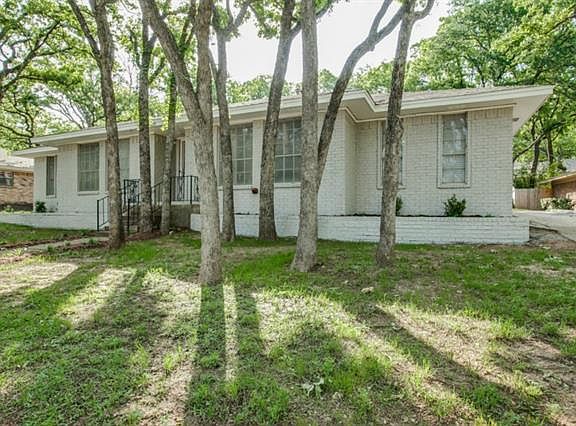 2nd image of 3308 Woodford Dr