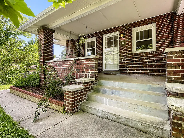 2727 Perry St — Photo 3