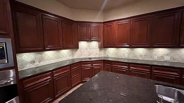 4 bed, 3.5 bath, 4050 sqft, $4,250 — Photo 3