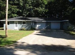 926 E High St, Greenville, MI 48838