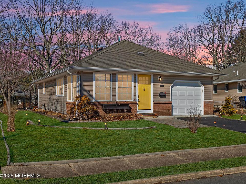 1st image of 28 Mount Fairweather Lane