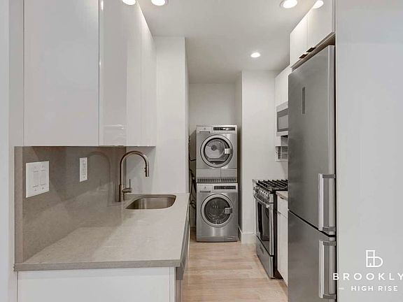 3rd image of 11 Crooke Ave APT 1F