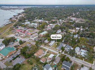 8th St, Pt Royal, SC 29935