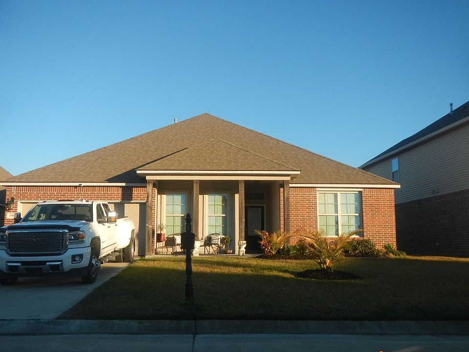 1st image of 689 Lakeshore Village Dr