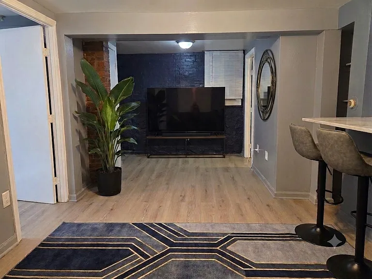 Virtually Staged - Living Room TV