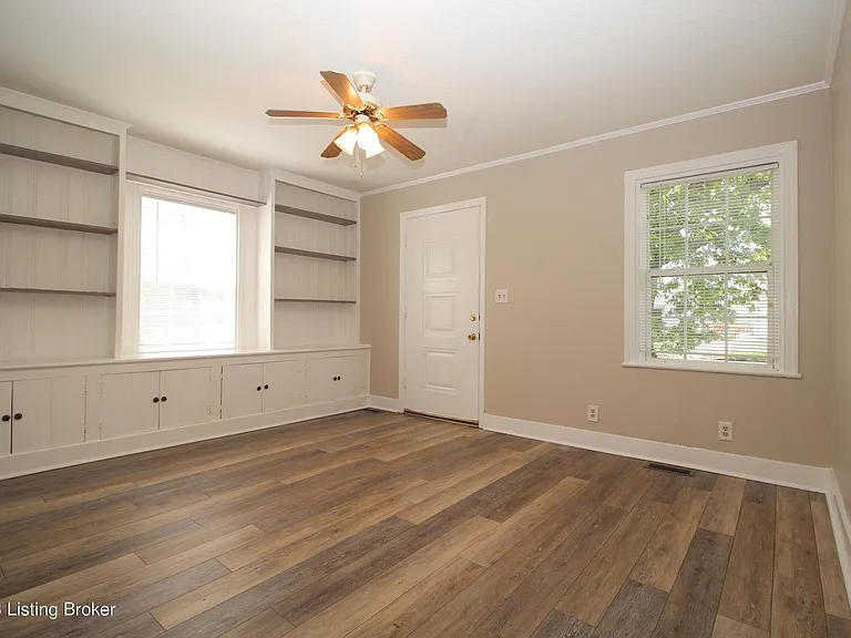 2421 Lindbergh Dr — Photo 3