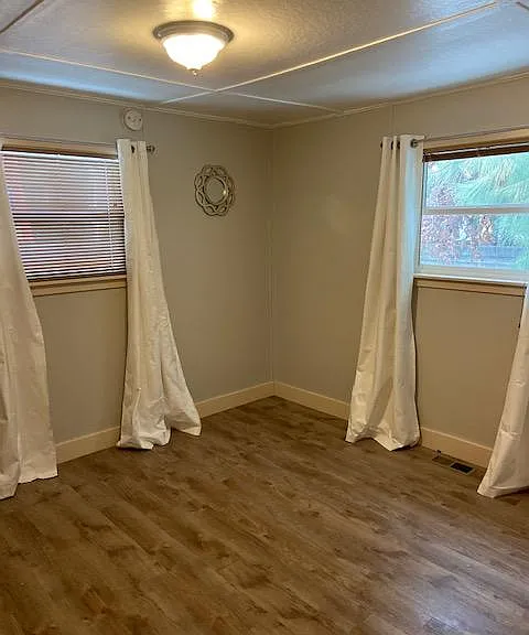 635 W Lakeshore Pl — Photo 8