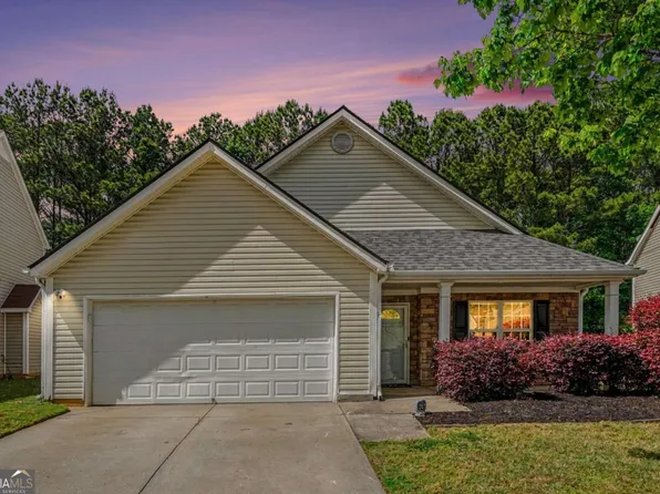 315 Shadowbrooke Cir, Loganville, GA 30052