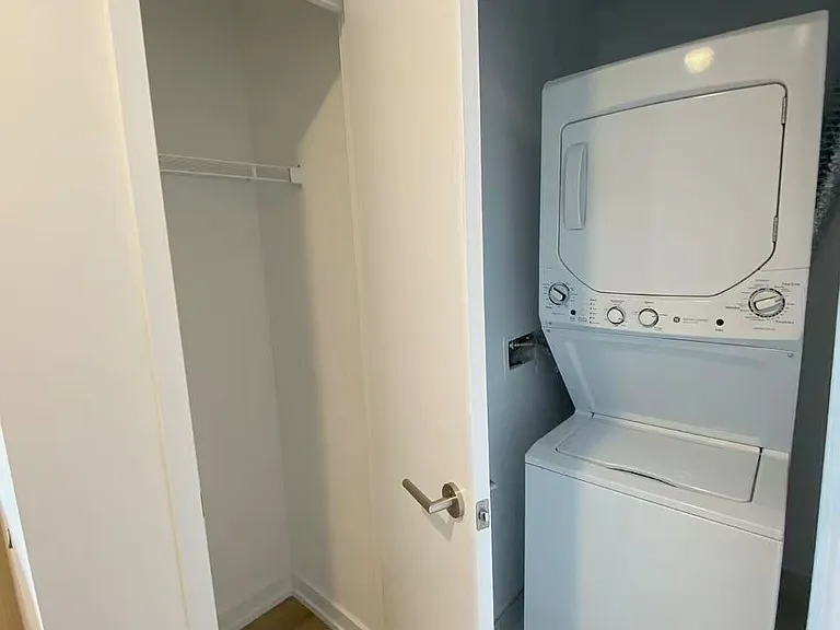 500 Dupont St #618 — Photo 9
