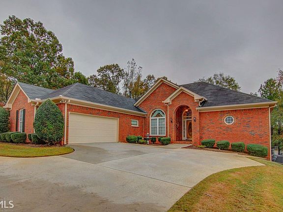 2nd image of 3220 Haleys Way SE