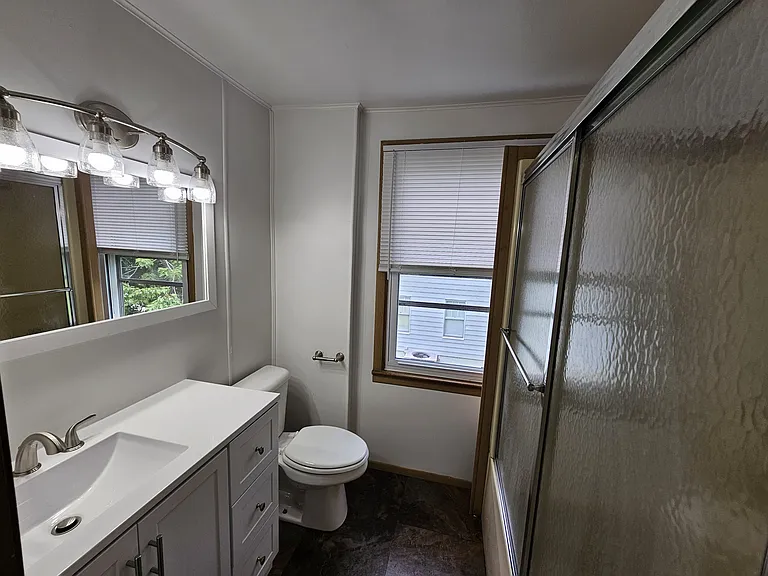 Upstairs full bath