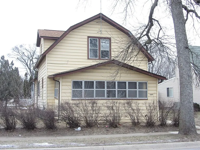 1926 E 4th St — Photo 11