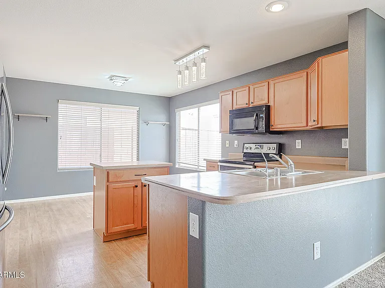 5245 N 125th Ave — Photo 9