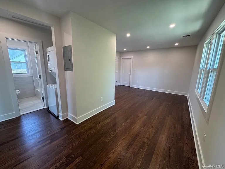 482 4th Ave #2 — Photo 3