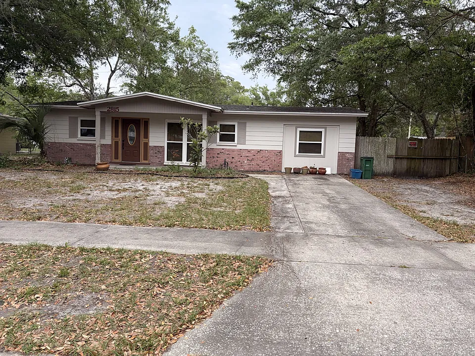 2815 NE 17th Ter