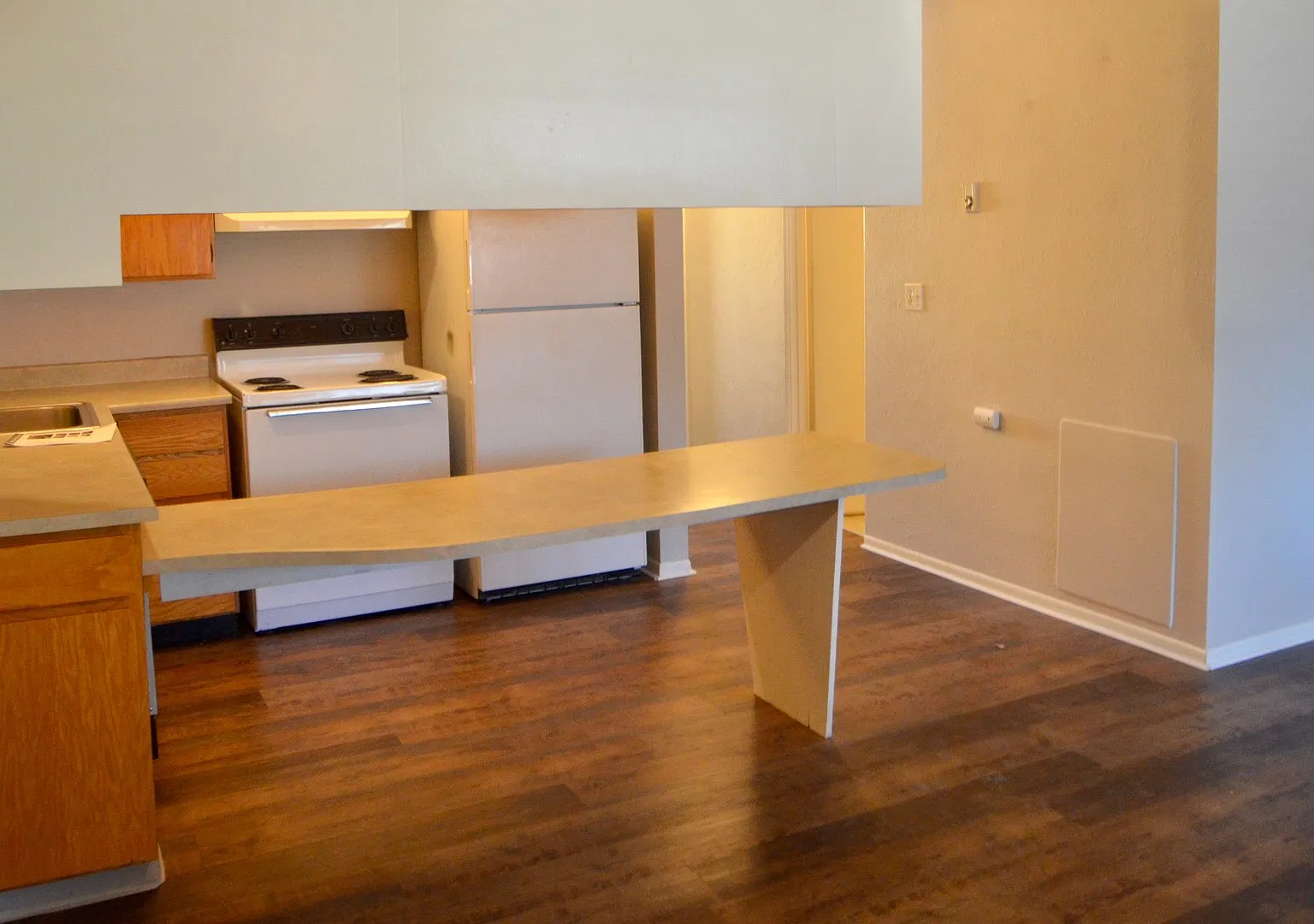 593 W Crestline Ave — Photo 4