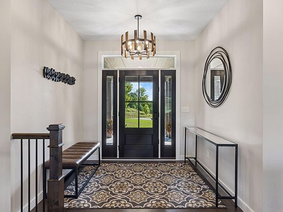 3rd image of 607 Heritage Pl