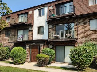 3758 Salem Walk APT A2, Northbrook, IL 60062