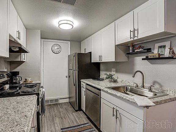 5th image of 572 Potomac St #552B