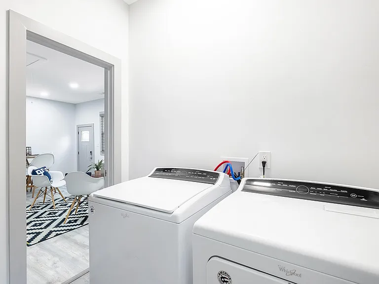 5460 Scofield Rd #B — Photo 13