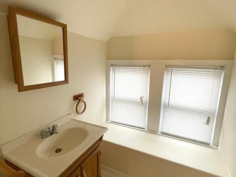 1/2 bath