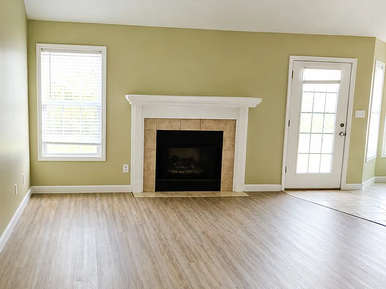 4717 Gregory Dr — Photo 3