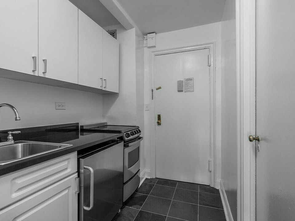 1st image of 307 E 44th St APT 1213