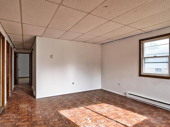 5th image of 90-92 Furey Ave