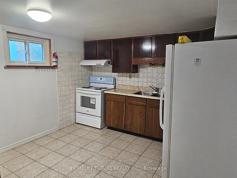 61 Hollyhedge Dr — Photo 24