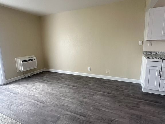 2nd image of 10192 Beardon Dr #4