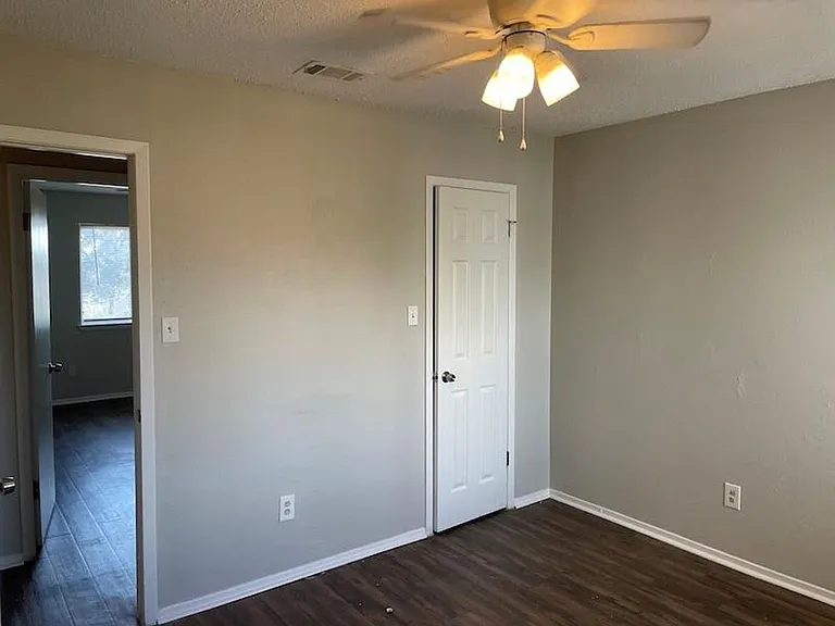 8401 Colony Loop Dr — Photo 11