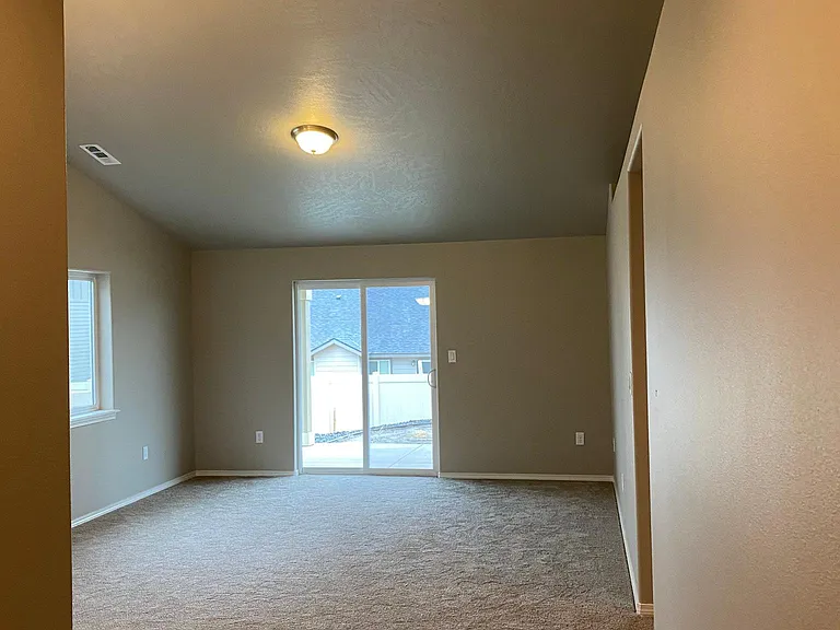 2920 Castle Rock Blvd — Photo 10