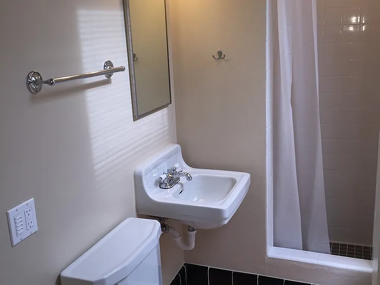 Zhan01 - NW Everett — Photo 21