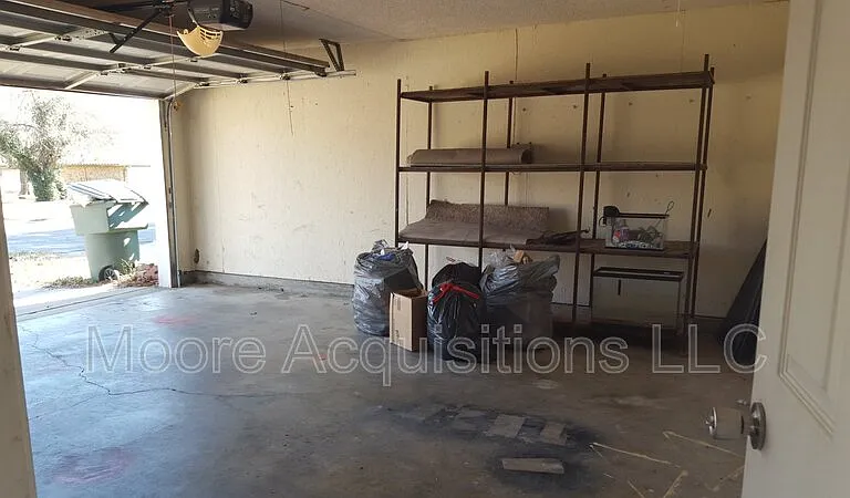 730 Patricia Dr — Photo 4