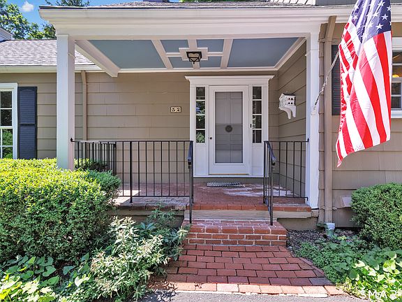 5th image of 52 Mischa Hill Road