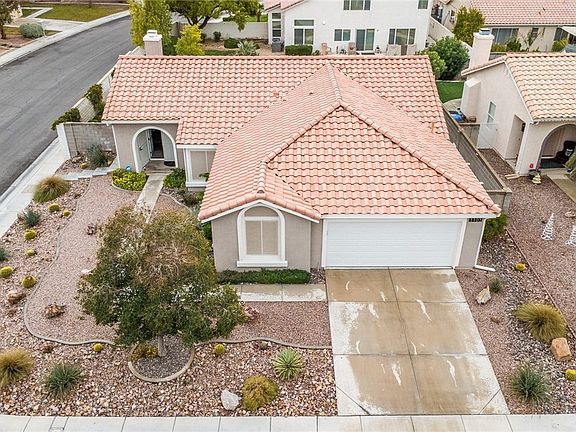 3rd image of 1103 Deer Horn Ln