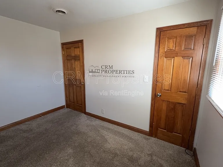 1504 N Philips St — Photo 15