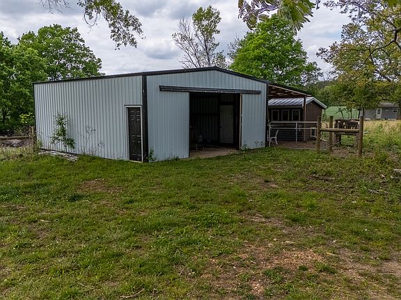 4th image of 521 Revilo Rd