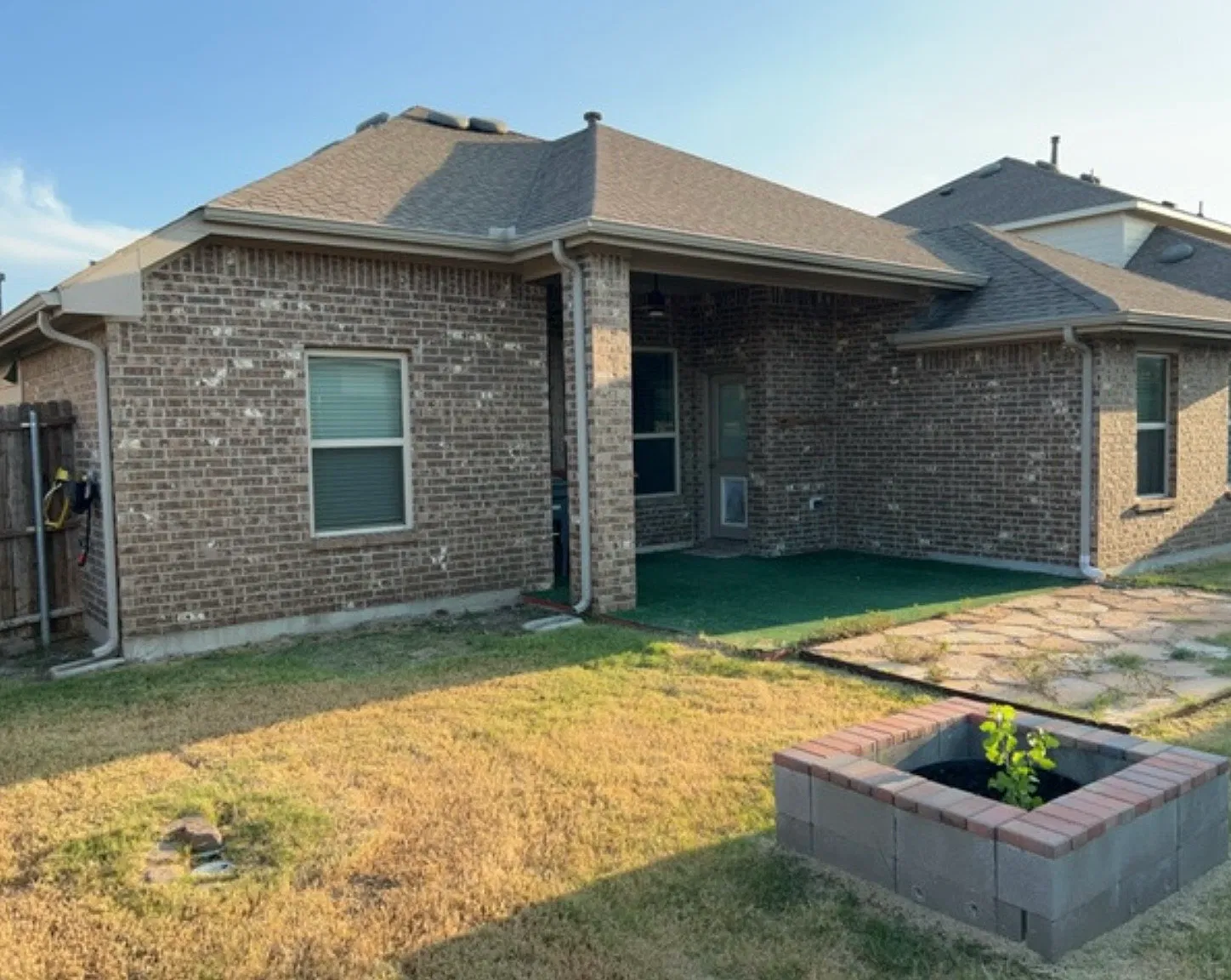 3 bed, 1864 sqft, $2,095 — Photo 2