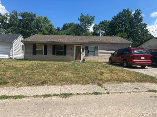 1102 Saint Clement Dr, Cahokia, IL 62206